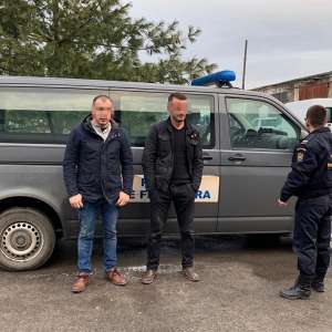 Doi cetăţeni din Kosovo, opriţi de polițiștii de frontieră timișeni