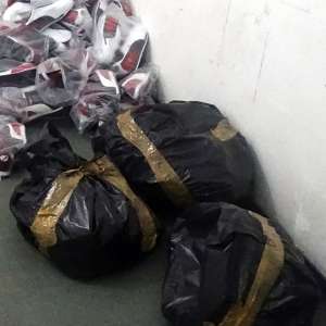 Textile și încălțăminte, susceptibile a fi contrafăcute, confiscate de polițiștii de frontieră