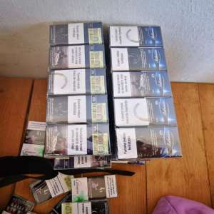 Țigări de contrabandă ascunse în bagaje