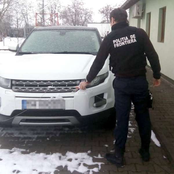 Autoturism căutat de autoritățile din Italia, indisponibilizat de poliţiştii de frontieră
