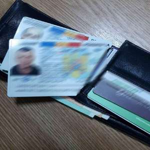 Cărţi de identitate false, descoperite la controlul de frontieră