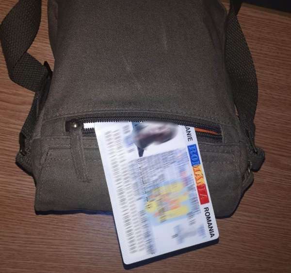 Carte de identitate falsă, descoperită la controlul de frontieră
