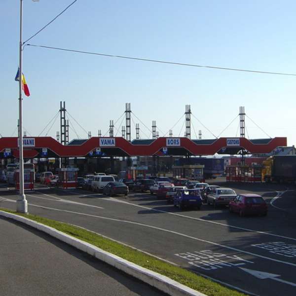Cetăţean român, urmărit internațional,  depistat în P.T.F. Borș cu document de călătorie fals