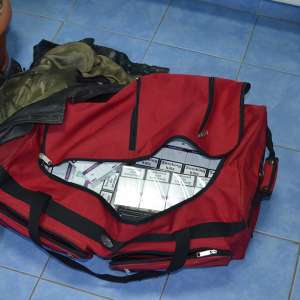 Peste 5.000 pachete cu țigări confiscate la frontiera de nor