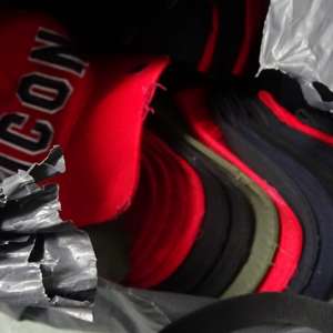 Textile şi parfumuri susceptibile a fi contrafăcute, descoperite de polițiștii de frontieră giurgiuveni