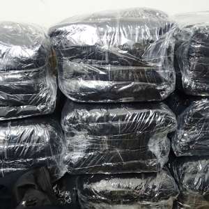 Textile şi parfumuri susceptibile a fi contrafăcute, descoperite de polițiștii de frontieră giurgiuveni