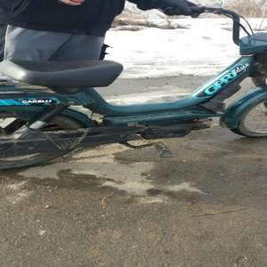 Depistaţi conducând, deși nu aveau acest drept