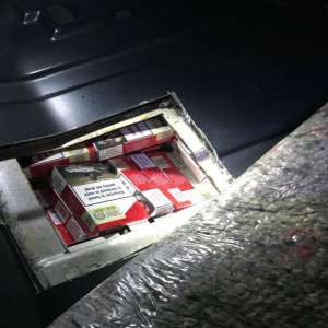 4.600 de ţigarete, descoperite în rezervorul unui autoturism