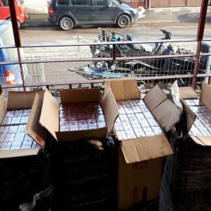 Ţigări de contrabandă, transportate cu snowmobilul