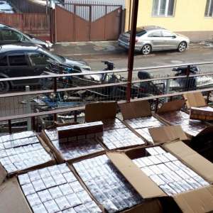 Ţigări de contrabandă, transportate cu snowmobilul