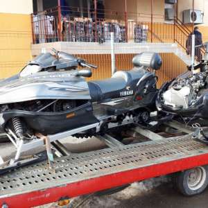 Ţigări de contrabandă, transportate cu snowmobilul