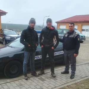 Doi cetăţeni din Kosovo, opriţi la frontiera de sud-vest