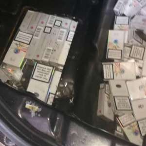 Ţigarete de contrabandă, descoperite ascunse in spatii special amenajate in autoturisme
