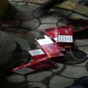 Ţigarete de contrabandă, descoperite ascunse in spatii special amenajate in autoturisme