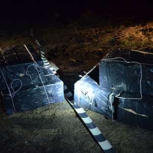 Peste 25.500 de pachete cu țigări de contrabandă, confiscate la frontiera de nord