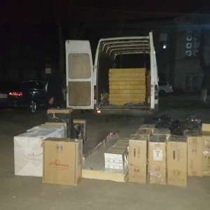 Peste 18.700 de pachete cu țigări de contrabandă, descoperite de polițiștii de frontieră