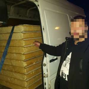 Peste 18.700 de pachete cu țigări de contrabandă, descoperite de polițiștii de frontieră