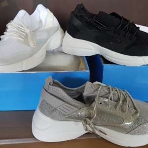 Încălțăminte în valoare de peste 120.000 lei, confiscată în Portul Constanţa Sud Agigea