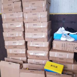 Încălțăminte în valoare de peste 120.000 lei, confiscată în Portul Constanţa Sud Agigea