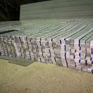 Peste 17.700 pachete cu țigări, confiscate la frontiera de nord