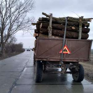 Tractor cu remorcă neînmatriculată, depistat în trafic de polițiștii de frontieră brăileni