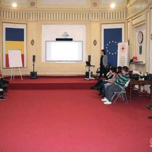 Poliţiştii de frontieră au participat la un seminar organizat de Crucea Roşie - Filiala Satu Mare