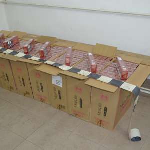 Peste 7.500 de pachete cu țigări, confiscate la frontiera de nord