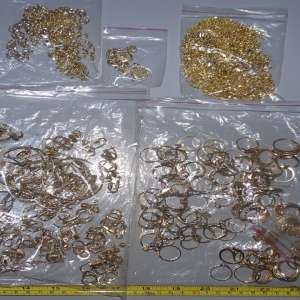 Aproximativ 700 grame de bijuterii, descoperite ascunse asupra unui cetăţean turc la P.T.F. Giurgiu