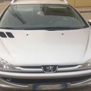 Autoturism cu acte false, descoperit în trafic de polițiștii de frontieră