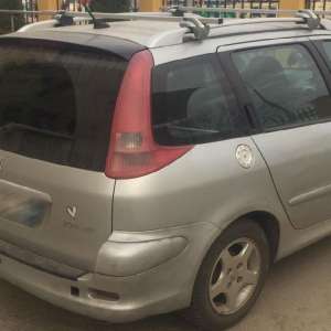 Autoturism cu acte false, descoperit în trafic de polițiștii de frontieră