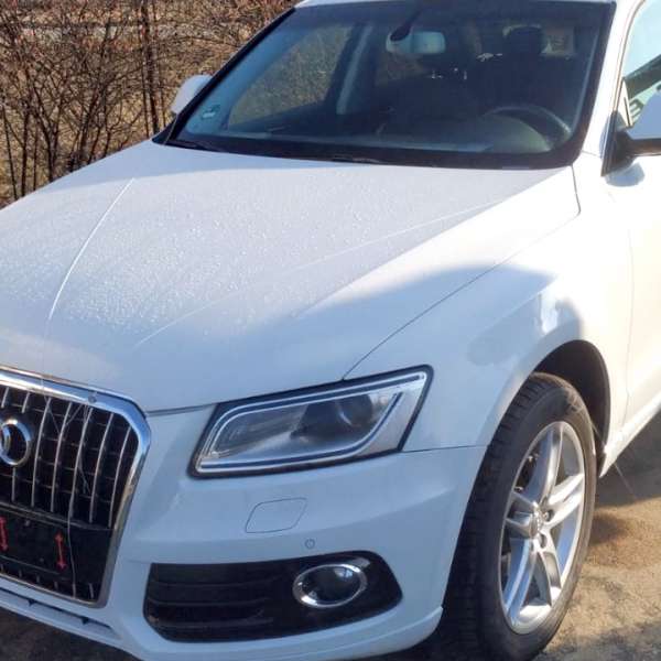 Cinci autoturisme și două autocamioane căutate de autorităţi, descoperite la frontieră