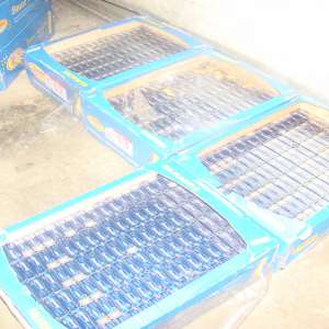 Peste 27.000 de pachete cu țigări de contrabandă, descoperite într-un autoturism și în cutii cu prajituri