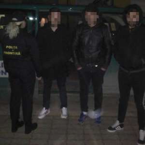 Patru cetăţeni din Albania, opriţi la frontiera cu Serbia