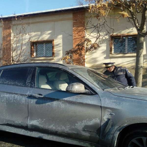 Autoturism de lux, oprit la graniţa U.E.