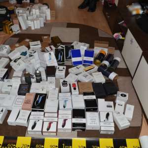 Parfumuri susceptibile a fi contrafăcute, confiscate de poliţiştii de frontieră gălăţeni