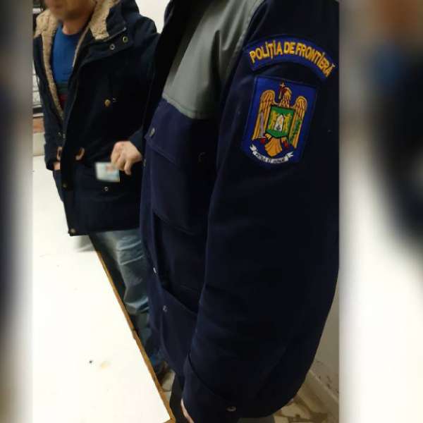 Document de identitate fals descoperit la controlul de frontieră