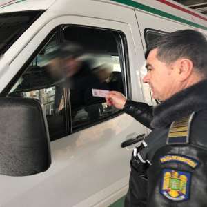 Permis de conducere fals descoperit de poliţiştii de frontieră