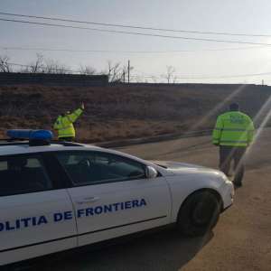 Autoturism cu autorizație de circulație provizorie expirată, descoperit în trafic de polițiștii de frontieră gălățeni