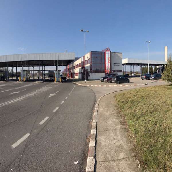 Suspecți de furt calificat, opriți în P.T.F. Petea