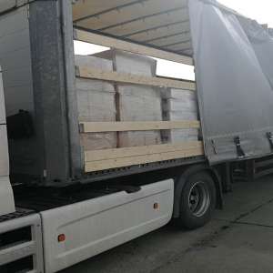 O tonă de tutun, ascunsă printre cutii cu detergenți lichizi,  confiscată la P.T.F. Petea