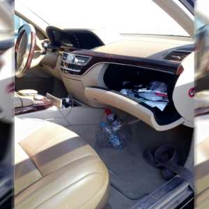 Armă de foc descoperită în torpedoul unui autoturism tractat