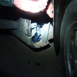 Țigări ascunse în cutii de detergent şi în pragurile unui autoturism descoperite în P.T.F. Siret