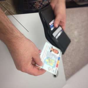 Documente româneşti false, descoperite la controlul de frontieră