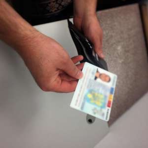 Documente româneşti false, descoperite la controlul de frontieră