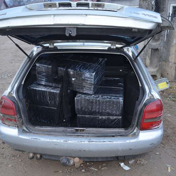 Peste 30.200 de pachete cu țigări confiscate la frontiera de nord