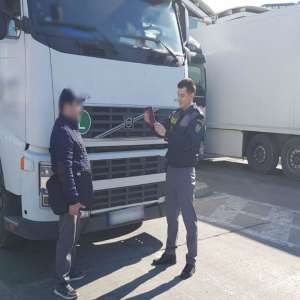 Document fals descoperit la controlul de frontieră