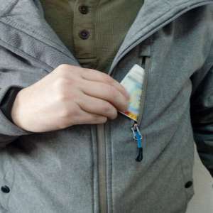 Carte de identitate falsă, depistată la controlul de frontieră