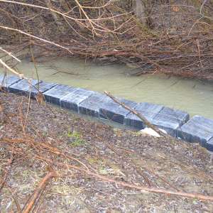 Tutun pentru narghilea şi ţigări de contrabandă, confiscate la frontiera de nord