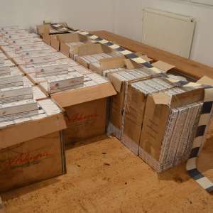 Tutun pentru narghilea şi ţigări de contrabandă, confiscate la frontiera de nord