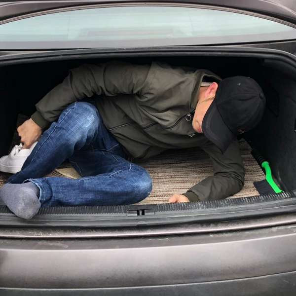 Cetățean din Vietnam, ascuns in portbagaj, depistat la P.T.F Nădlac II